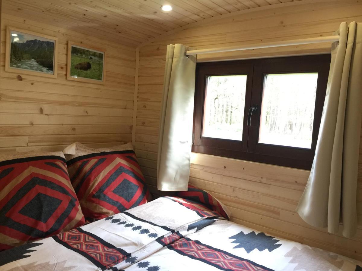 Roulottes Du Chalet Des Pins Rougeou Kültér fotó
